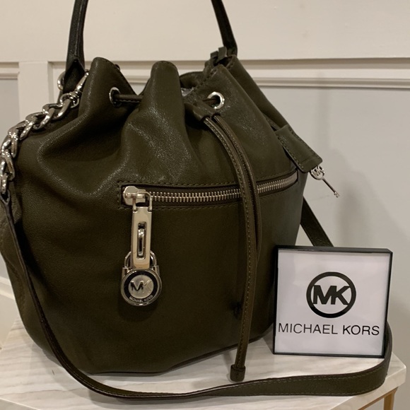 Michael Kors Handbags - Michael Kors Vintage Large Knox Drawstring & Chain Bucket Satchel Bag Rare